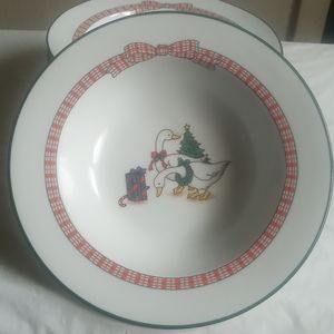 Holliday Memories Fine Porcelain( 4 bowls set)